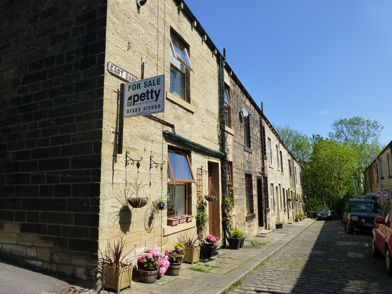 East Bank, Barrowford