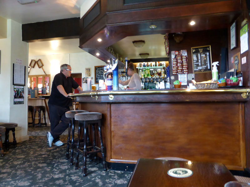 Robin Hood Pub Pecket Well